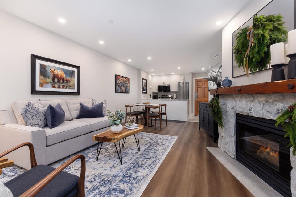 Watch the skiers / snowboarders fly by while you sit on the couch or grill on the BBQ.