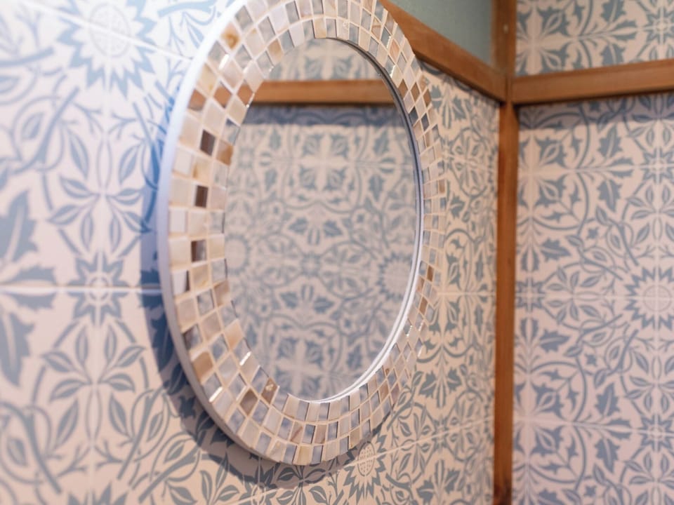 ・[Mirror] Stylish mirror decorations make getting ready in the morning fun