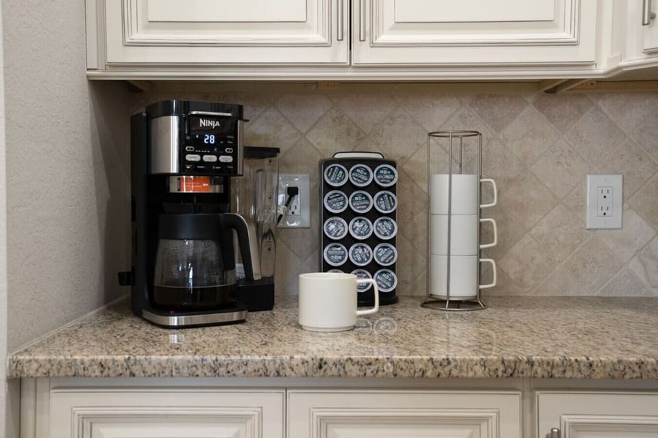 Morning made easy fresh coffee & K-cups ☕️