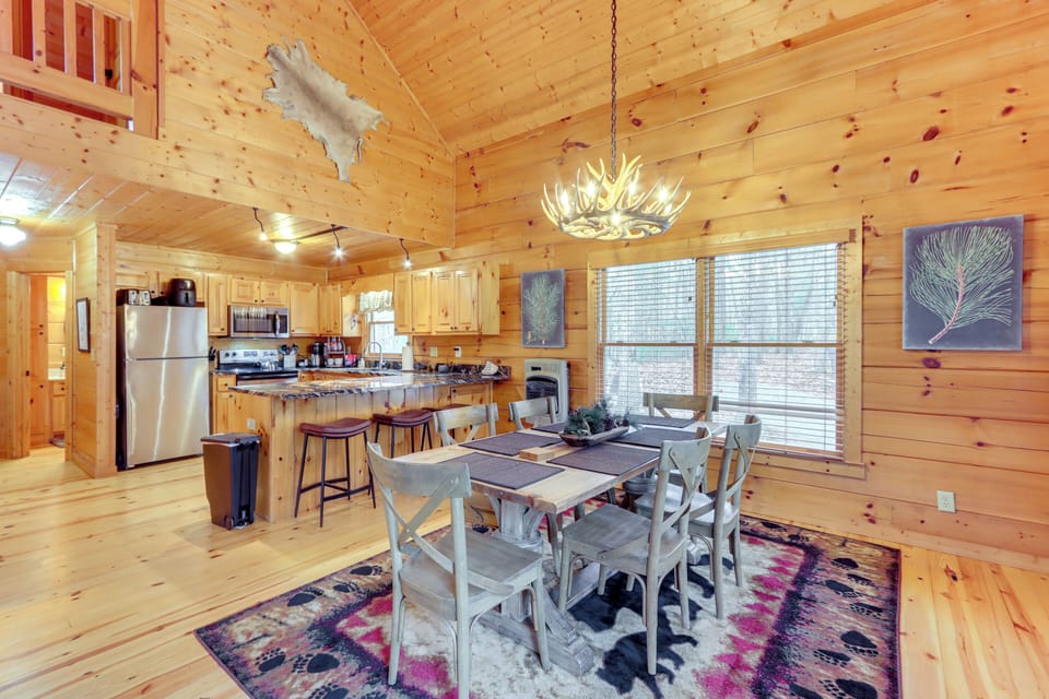 Dining Area | Dishware/Flatware | 1st Floor