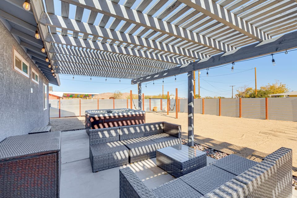 Private Patio & Hot Tub | Fenced-In Yard | 5 Mi to Joshua Tree National Park