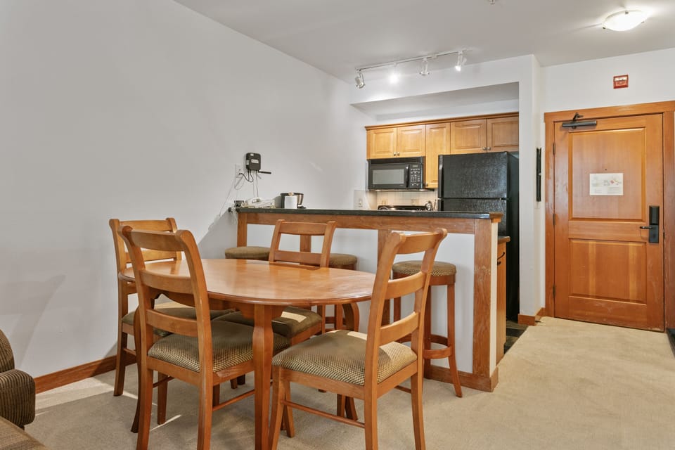 Dining Room, Dining Table, Furniture, Indoors, Room