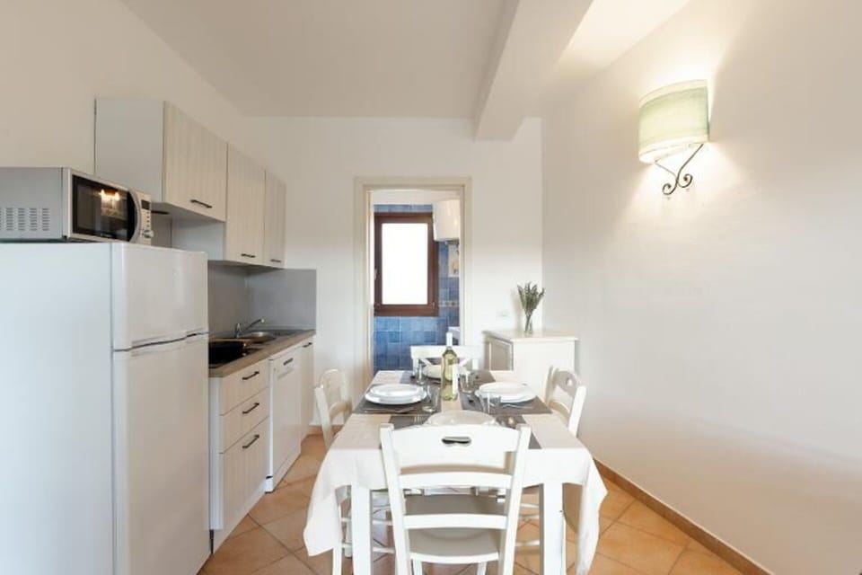 Autumn, Dining Room, Kitchen, Spring, Summer, Winter