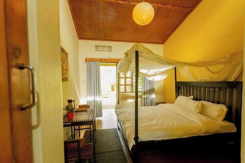 Deluxe Double or Twin Room, Mountain View | Desk, laptop workspace, free WiFi