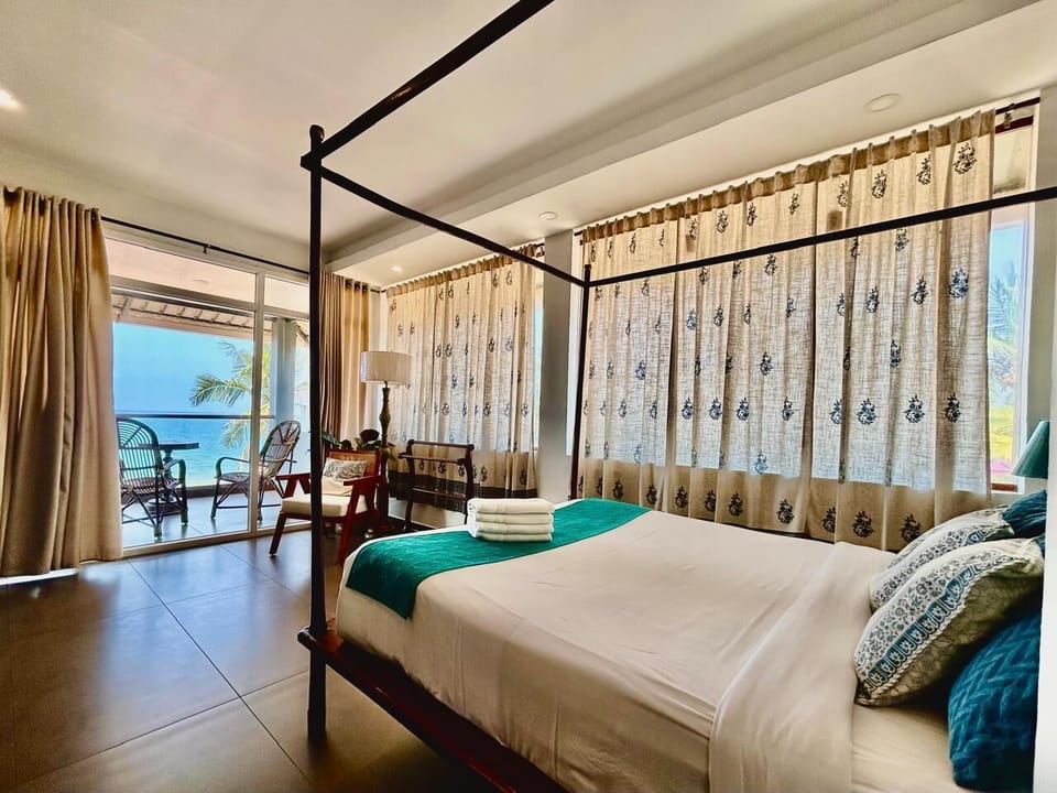 Luxury Double Room, 1 Queen Bed, Sea View | Desk, laptop workspace, soundproofing, iron/ironing board