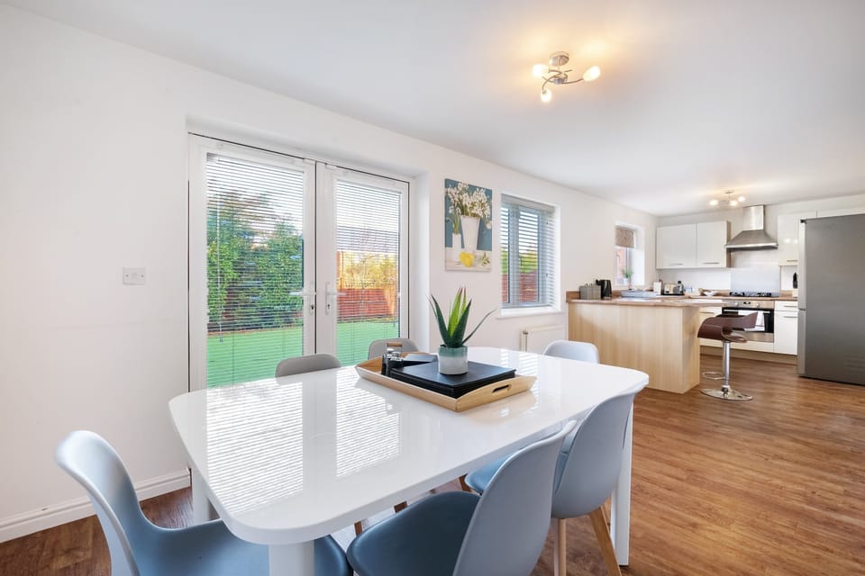 Family House, Patio | Dining room