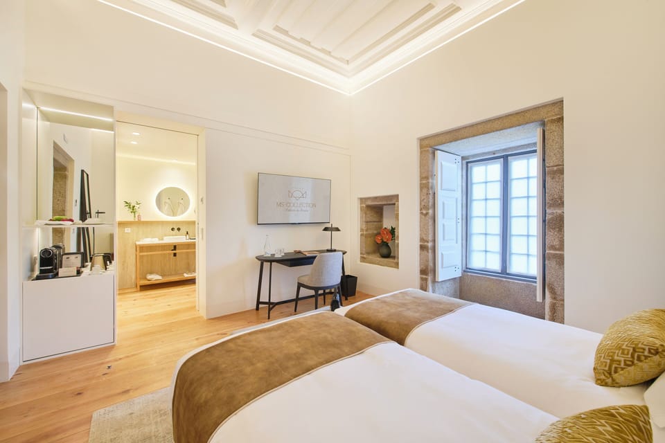 Classic Double or Twin Room, Courtyard View | Hypo-allergenic bedding, minibar, in-room safe, desk