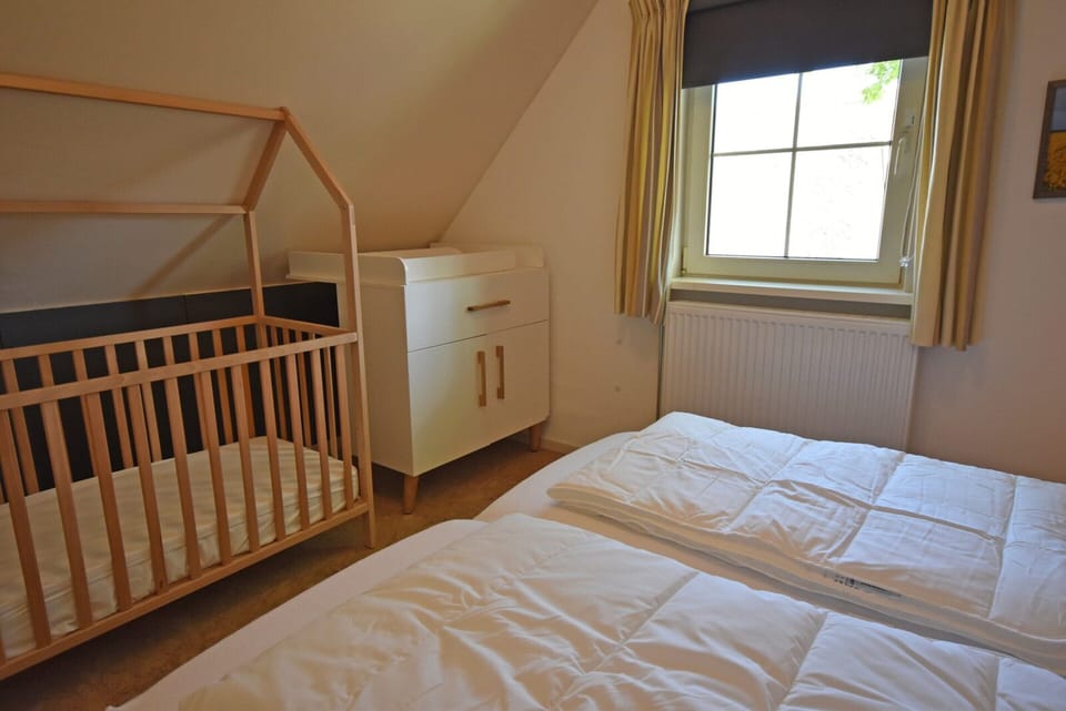 House | 3 bedrooms, individually furnished