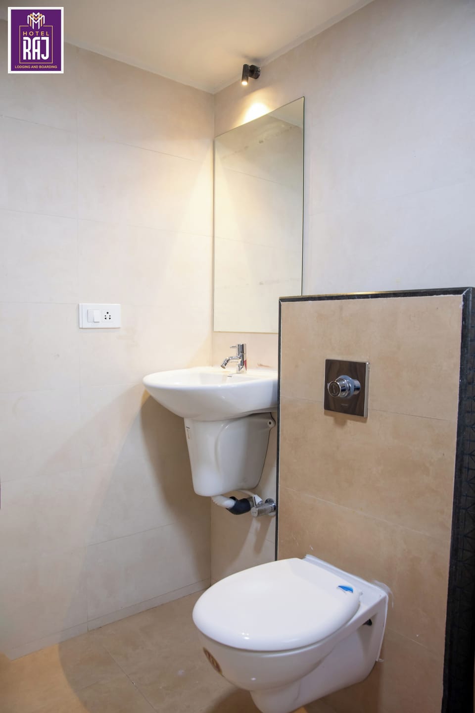 Classic Room | Bathroom