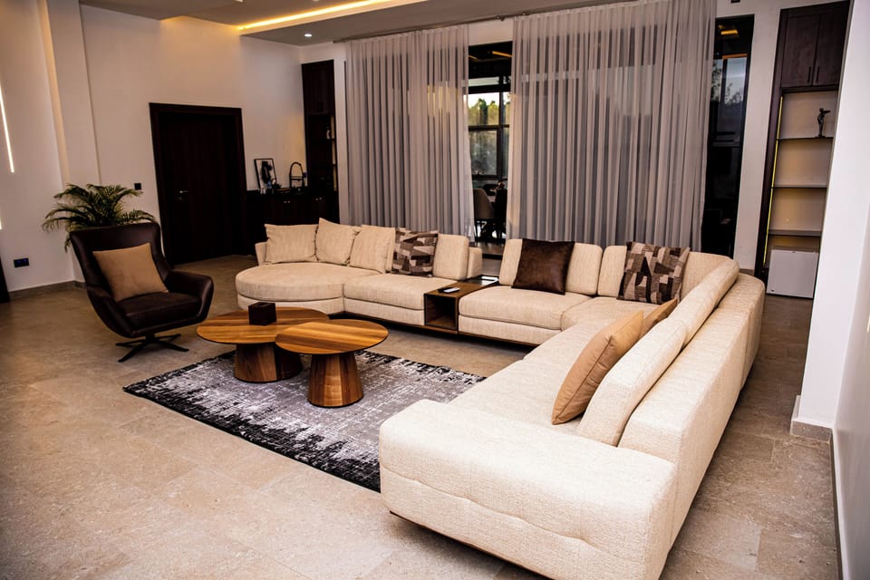 Presidential Penthouse, City View | Living area