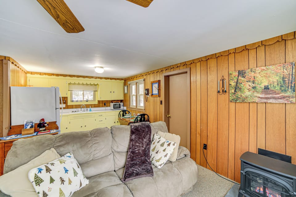 House (2 Bedrooms) | Interior