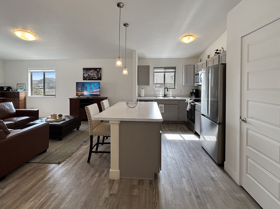 House, 3 Bedrooms | Private kitchen | Fridge, oven, coffee/tea maker, electric kettle