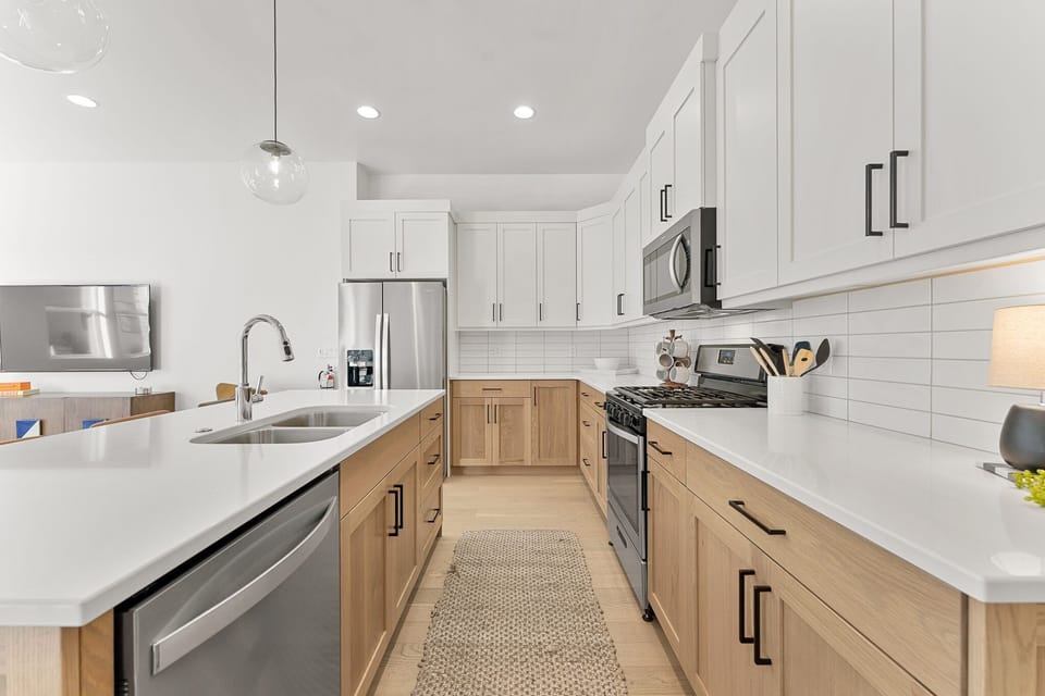 Townhome, 4 Bedrooms | Private kitchen | Coffee/tea maker, fridge, oven, toaster