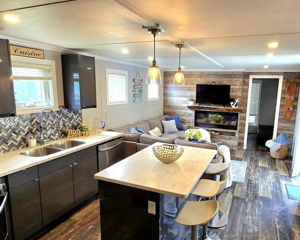 Eat in kitchen