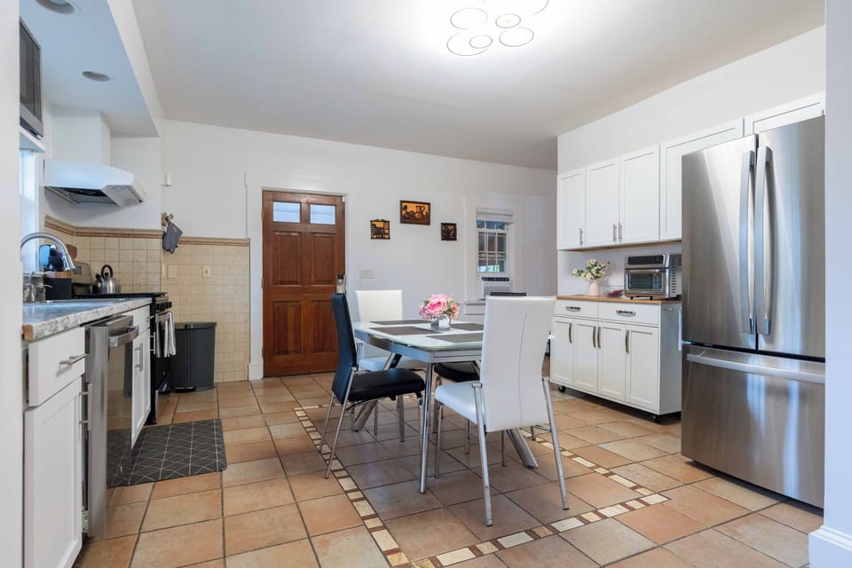 Modern kitchen with seating for four