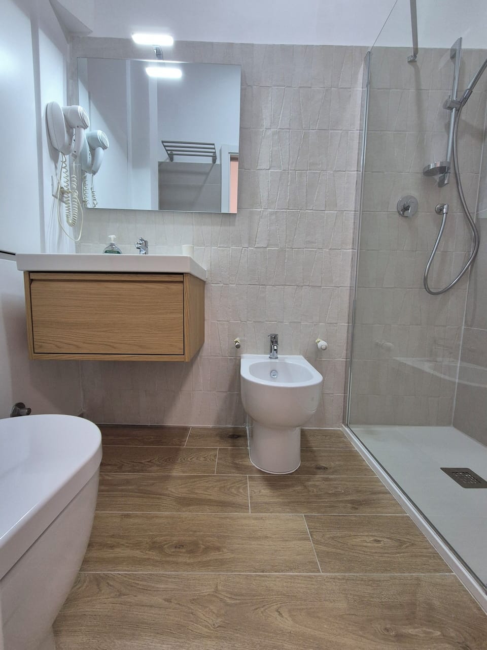 Double or Twin Room | Bathroom | Shower, hair dryer, bidet, towels