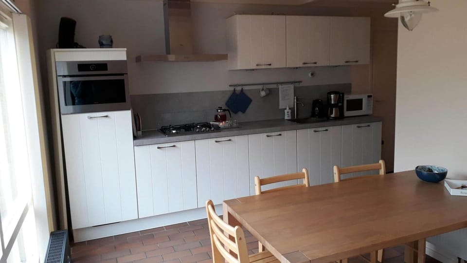 House | Private kitchen | Fridge, microwave, dishwasher, coffee/tea maker