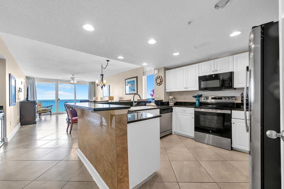 Fully equipped kitchen