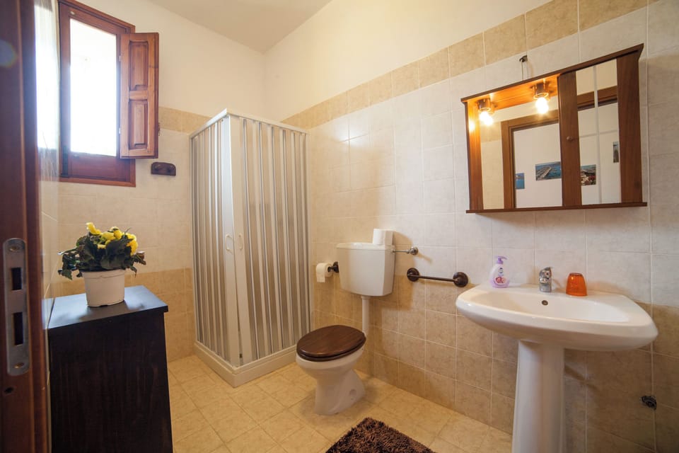 Double or Twin Room | Free WiFi