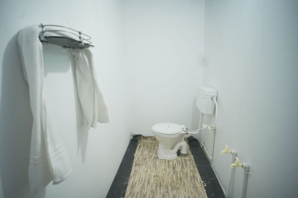 Shower, free toiletries, towels, soap