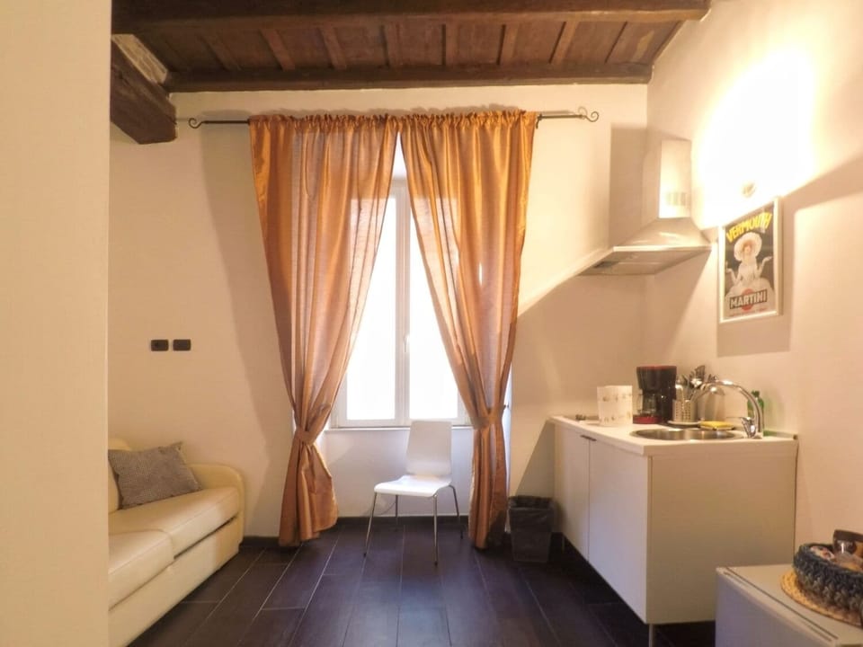 Comfort Suite, City View | Living area