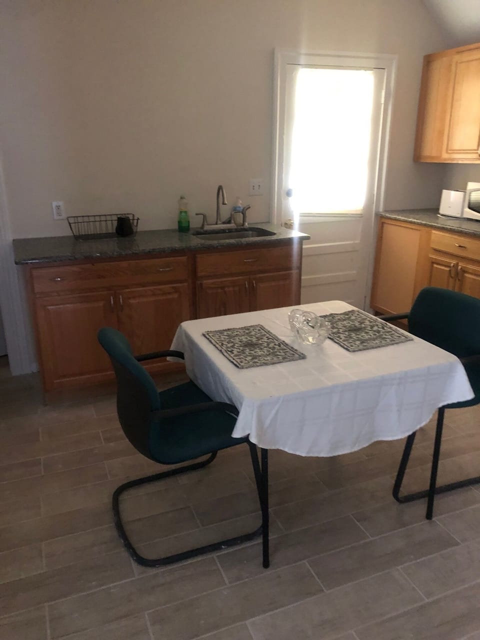 Double or Twin Room | Private kitchen | Mini-fridge, microwave, cookware/dishes/utensils