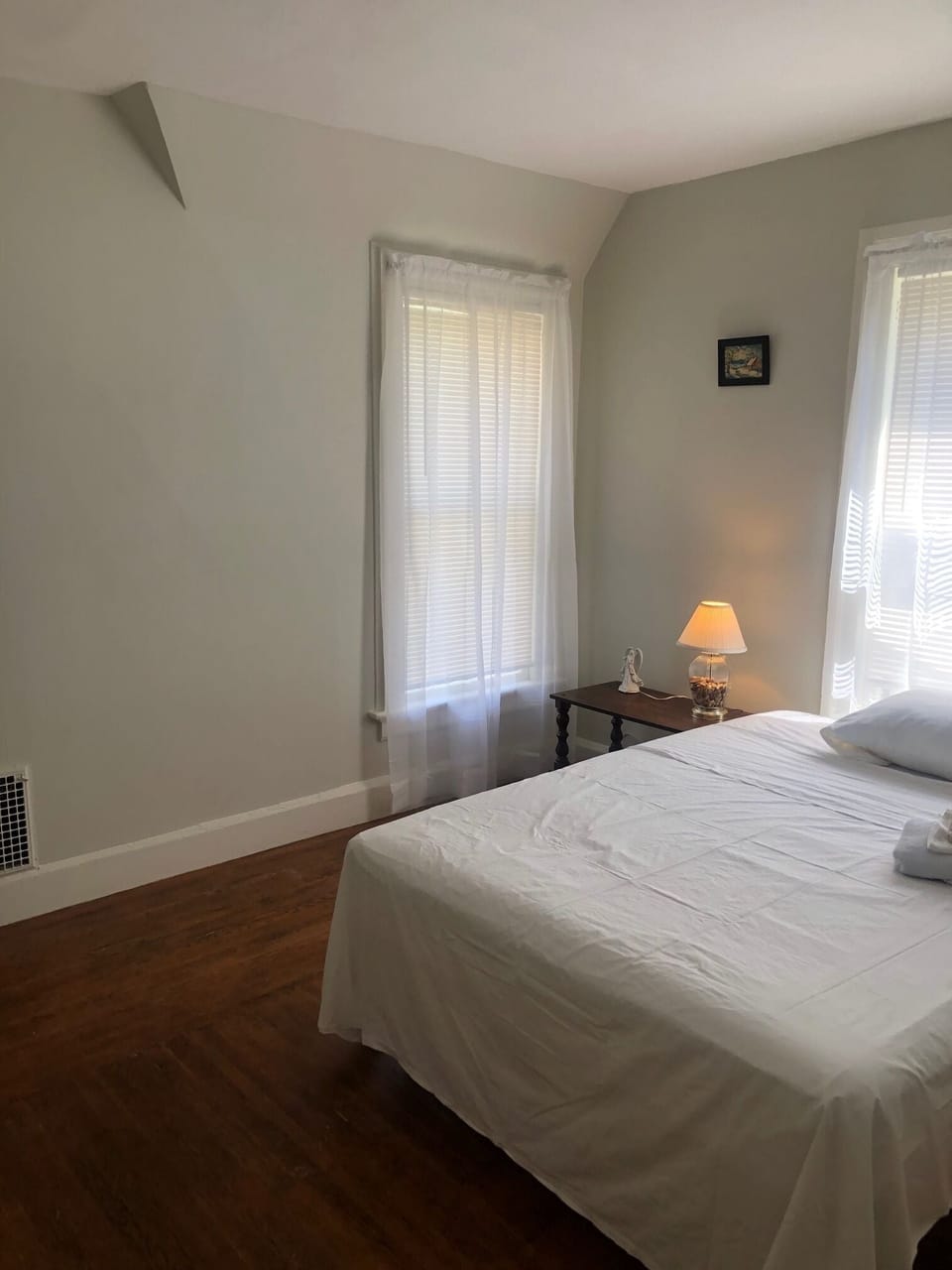 Desk, laptop workspace, iron/ironing board, free WiFi