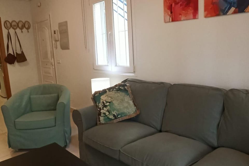 Apartment | Living area | TV