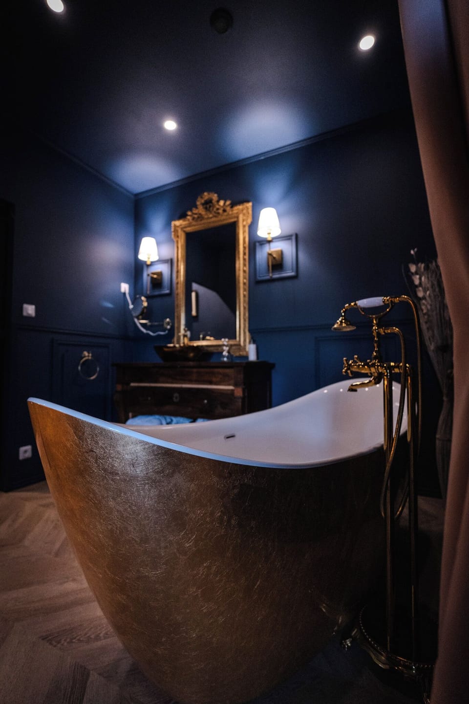 Deluxe Studio Suite | Blackout drapes, iron/ironing board, free WiFi