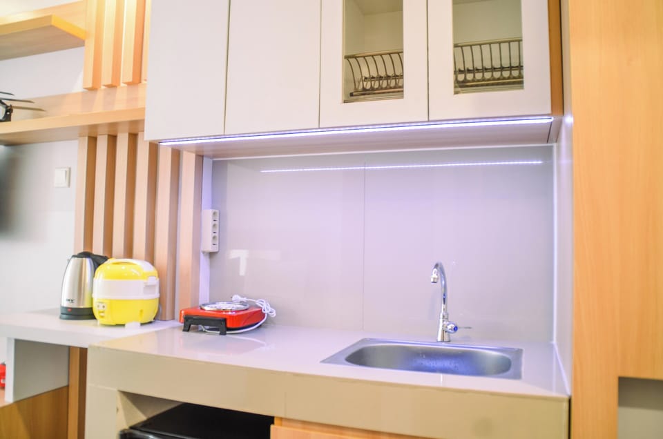 Standard Studio, 1 Bedroom (Apartment) | Private kitchen | Fridge