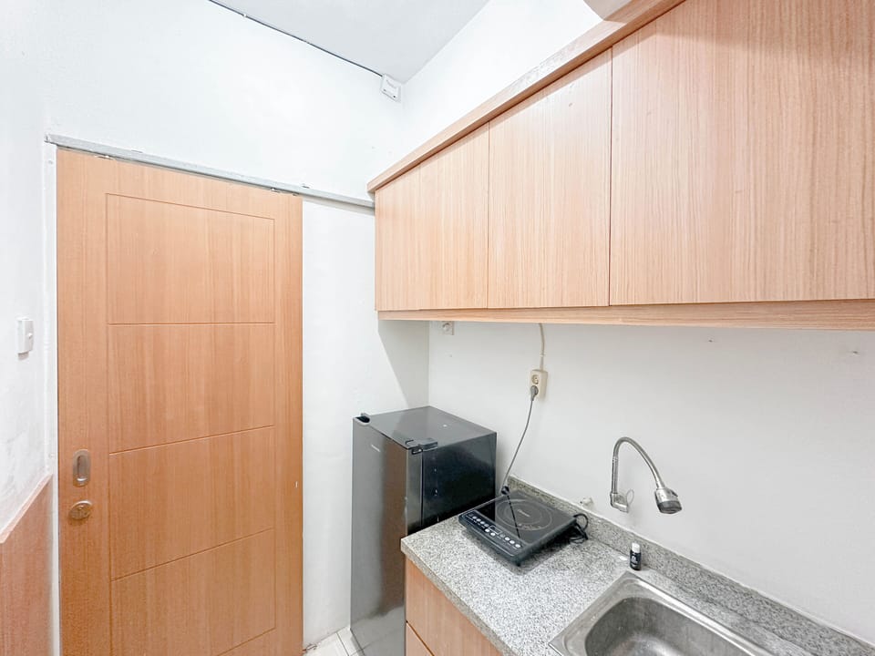 Standard Studio, 1 Bedroom (Apartment) | Private kitchen | Fridge