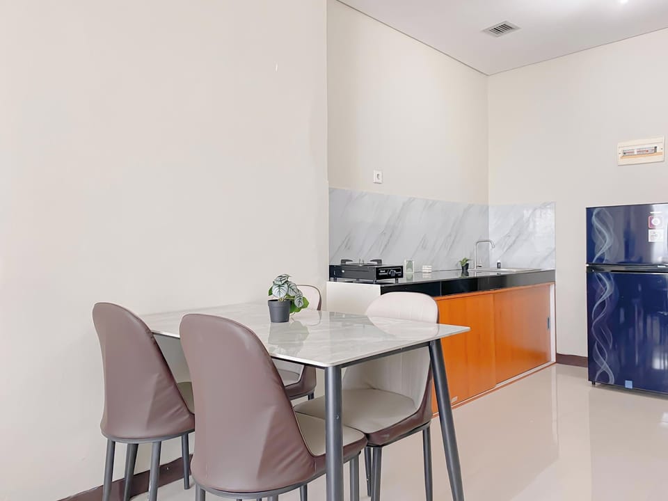 Standard Apartment, 1 Bedroom (Apartment) | In-room dining