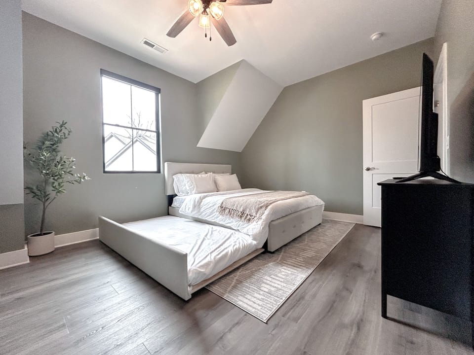 Second bedroom with Queen bed and pullout twin XL trundle. (3)