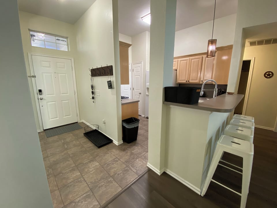 Entry to Kitchen 