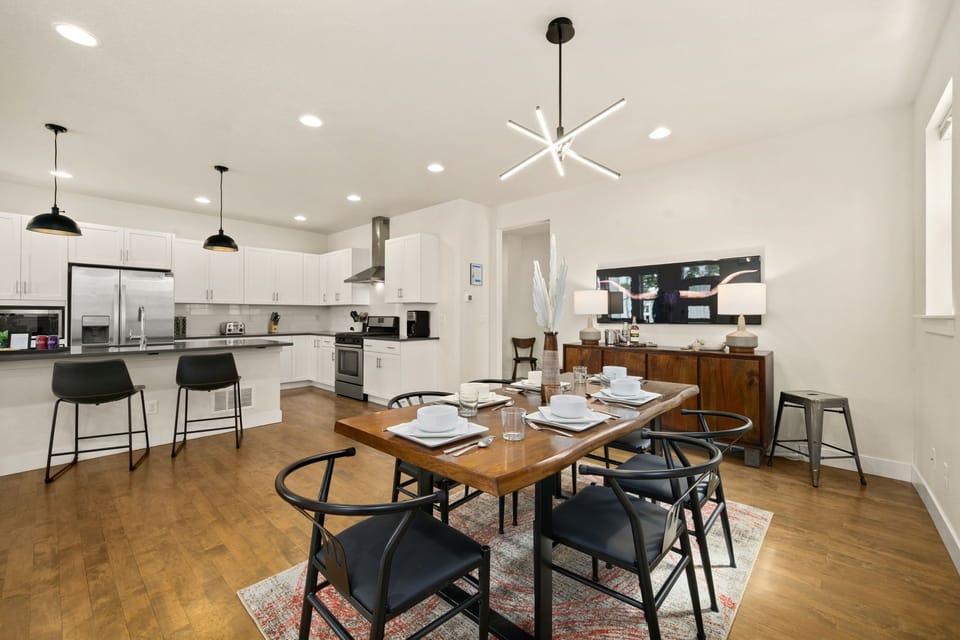 House, Multiple Beds, Patio, Mountain View (503 Cajetan Street) | Private kitchen | Fridge, microwave, oven, stovetop