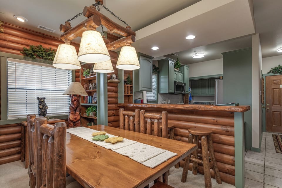 Dining to Kitchen