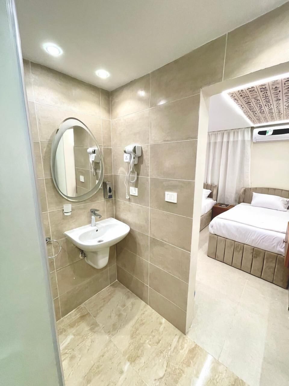 Deluxe Double or Twin Room | Bathroom | Eco-friendly toiletries, bathrobes, slippers, bidet