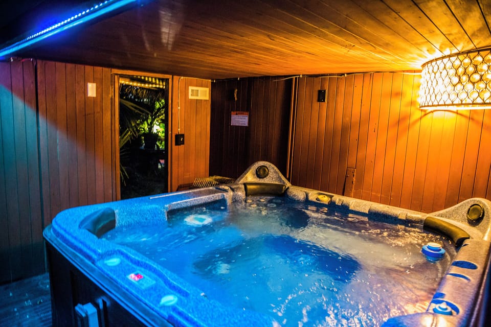 Indoor spa tub