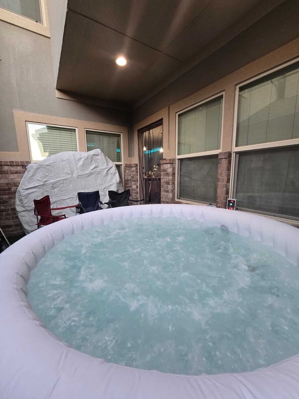 Indoor spa tub