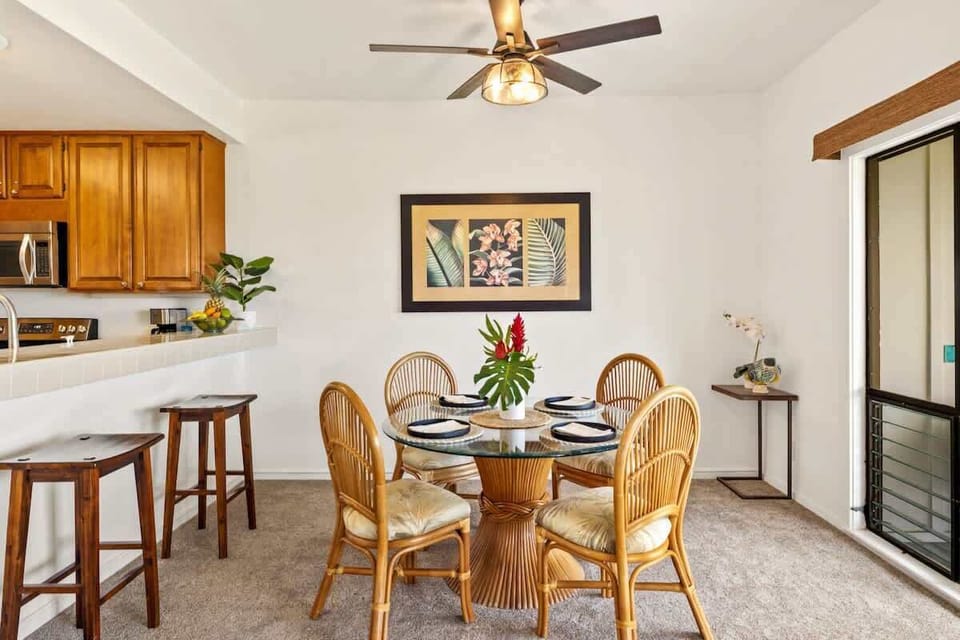 Dining Room & Kitchen