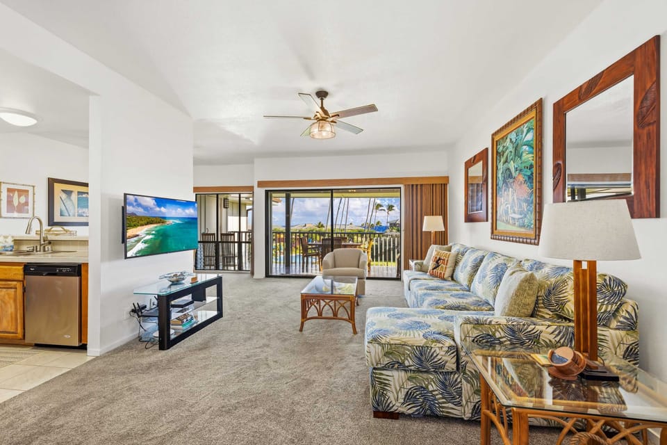 Livingroom, Kitchen & Lanai