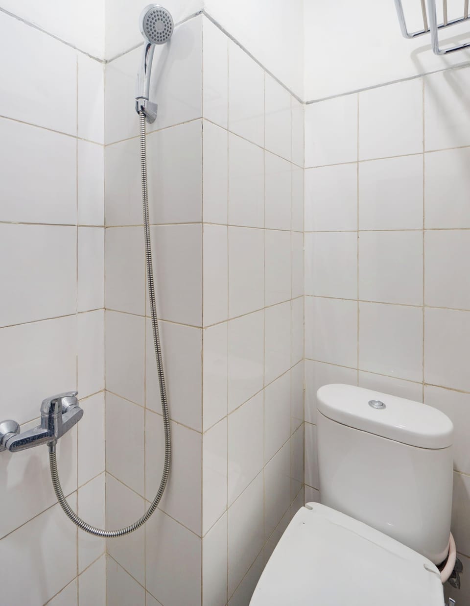 Shower, rainfall showerhead, towels, soap