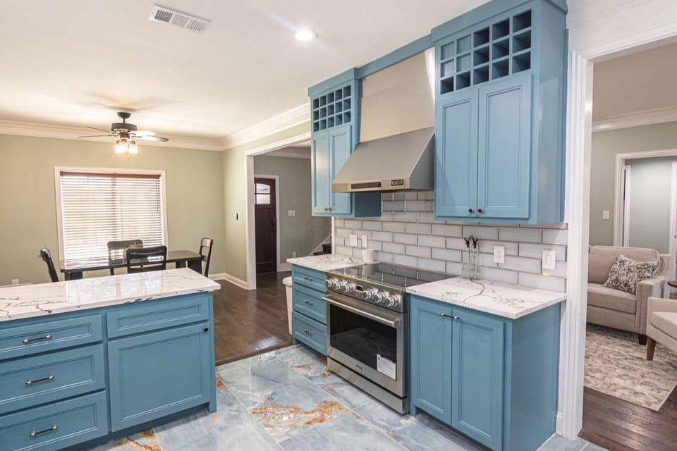 Kitchen to Dining Area