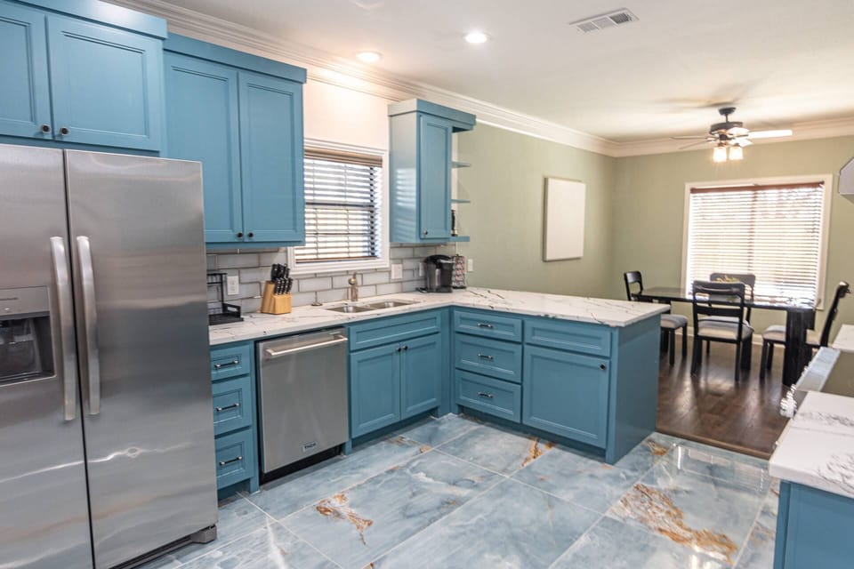 Kitchen to Dining Area