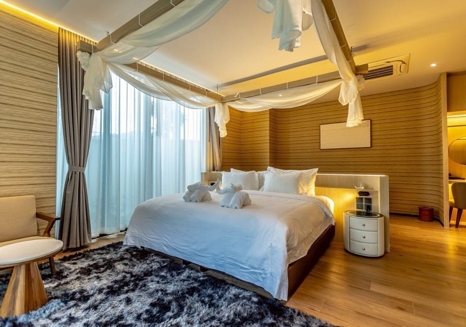 Egyptian cotton sheets, premium bedding, pillowtop beds, minibar