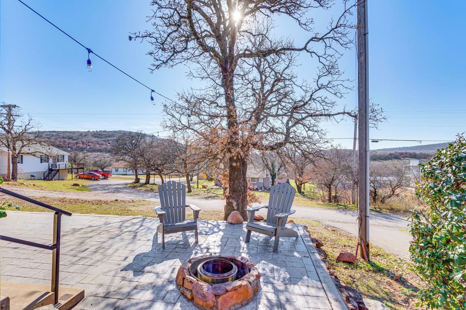 Private Patio | Charcoal Grill