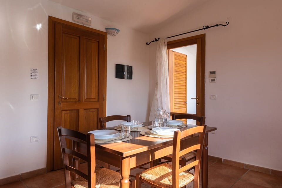 Autumn, Dining Room, Spring, Summer, Winter