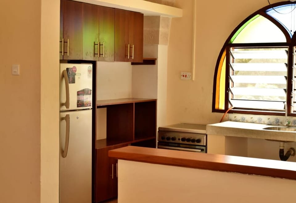 Exclusive Suite, Resort View | Shared kitchen | Full-size fridge, microwave, electric kettle