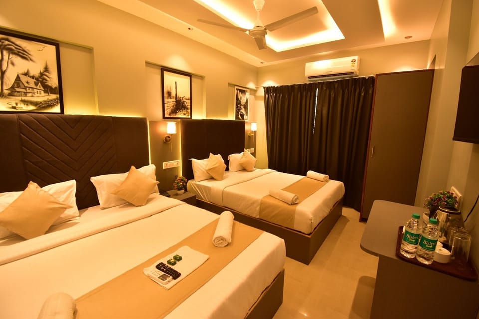 Deluxe Double Room | Hypo-allergenic bedding, desk, laptop workspace, free WiFi