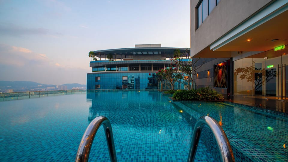 Rooftop pool